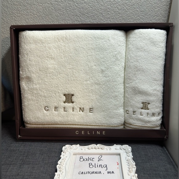 Celine towel - Picture 1 of 4